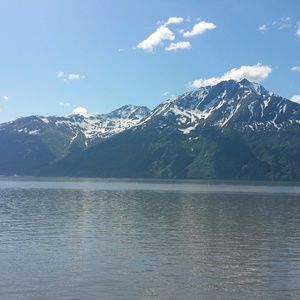 Meet your Posher, Larissa